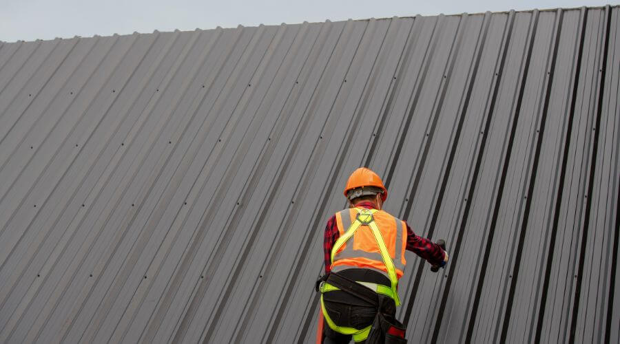 Professional metal roof installation services in Pflugerville, TX